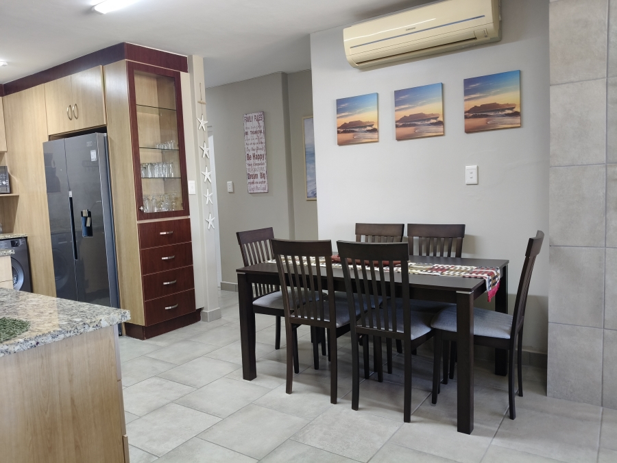 3 Bedroom Property for Sale in Paradise Beach Eastern Cape
